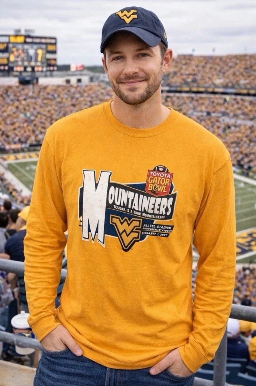 Vtg 2007 WVU Mountaineers Toyota Gator Bowl Long Sleeve Shirt Mustard Y2K Mens L